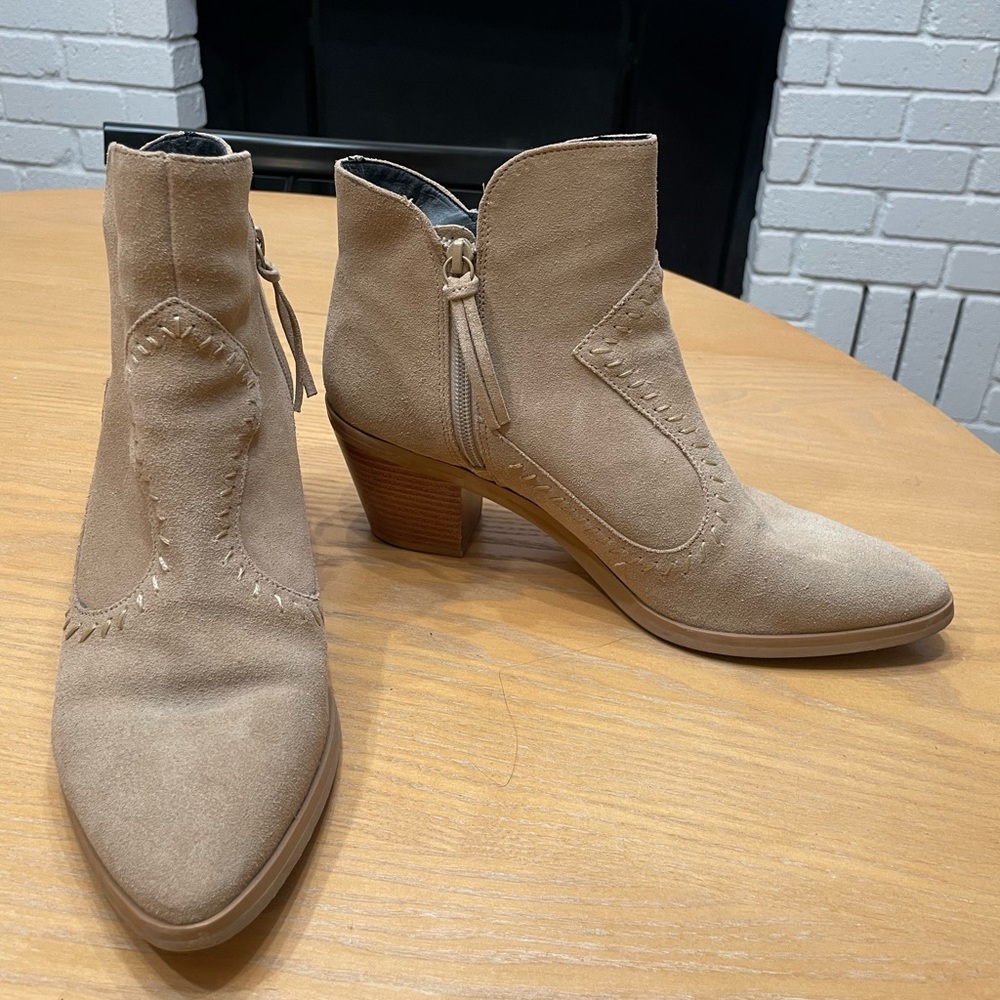 Rebecca Minkoff Women's Beige Lulu Suede Western Cowboy Ankle Boots Size 10